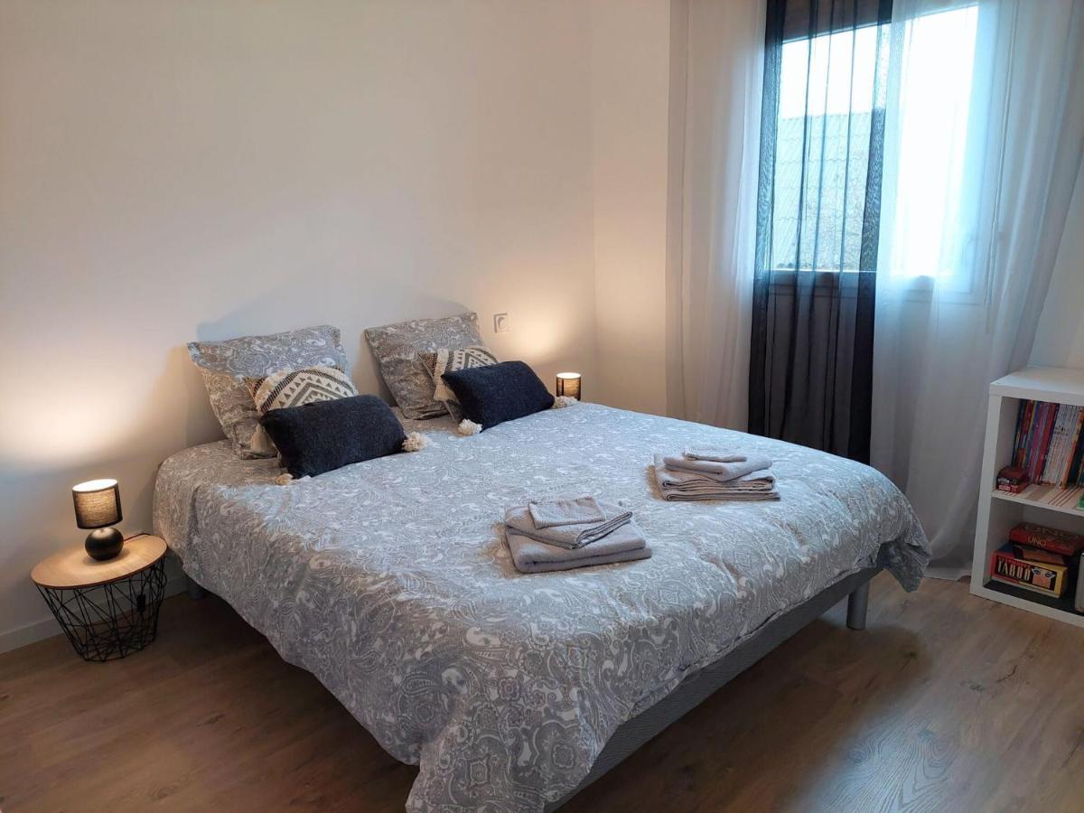 Single Storey Holiday Home In Cléder מראה חיצוני תמונה