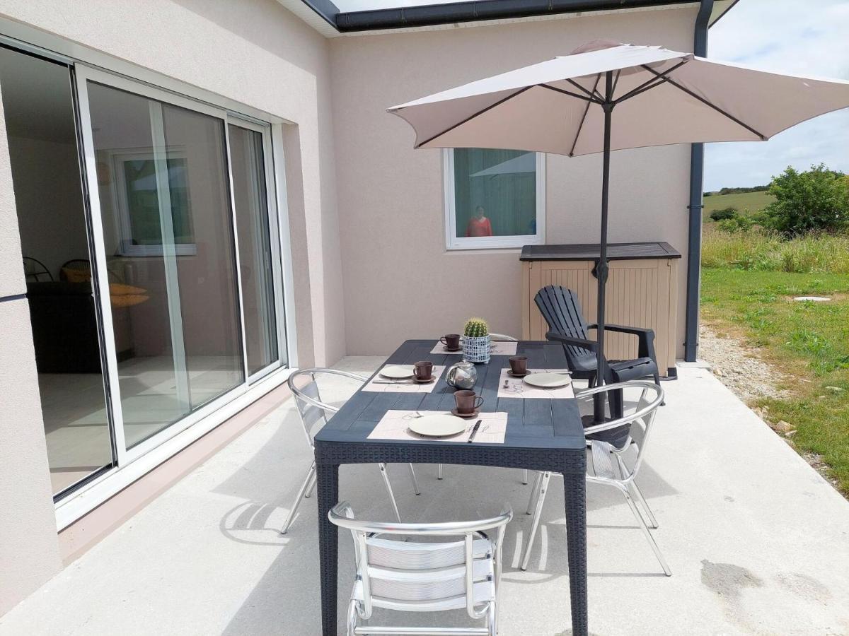 Single Storey Holiday Home In Cléder מראה חיצוני תמונה
